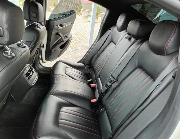 Maserati Ghibli Sedan 3,0 l 243 kw