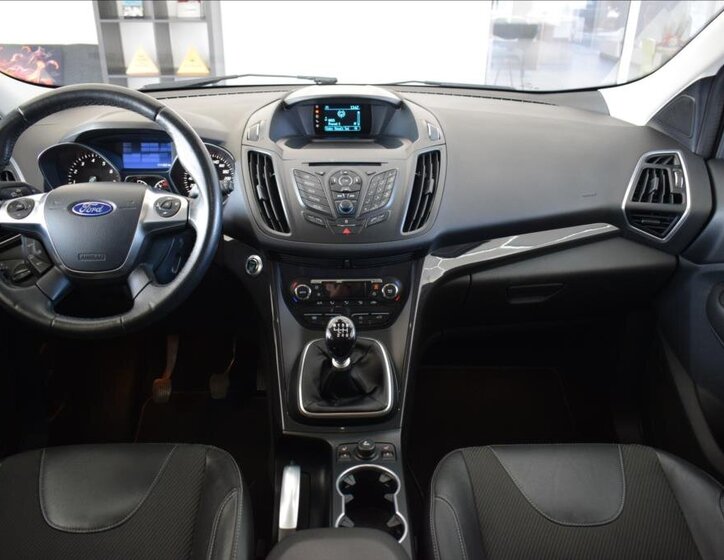 Ford Kuga SUV 1,5 l 110 kw