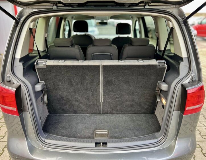 Volkswagen Touran MPV 1,6 l 77 kw