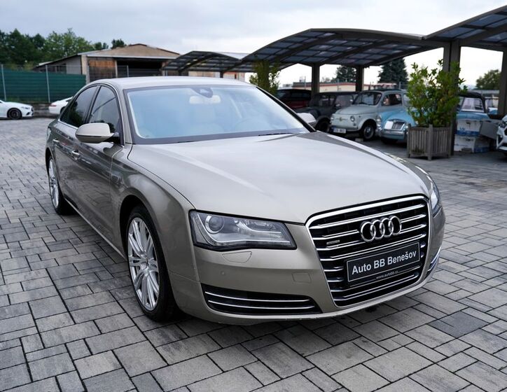 Audi A8 8