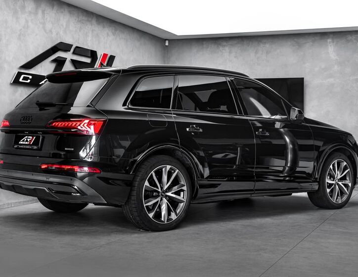 Audi Q7 5