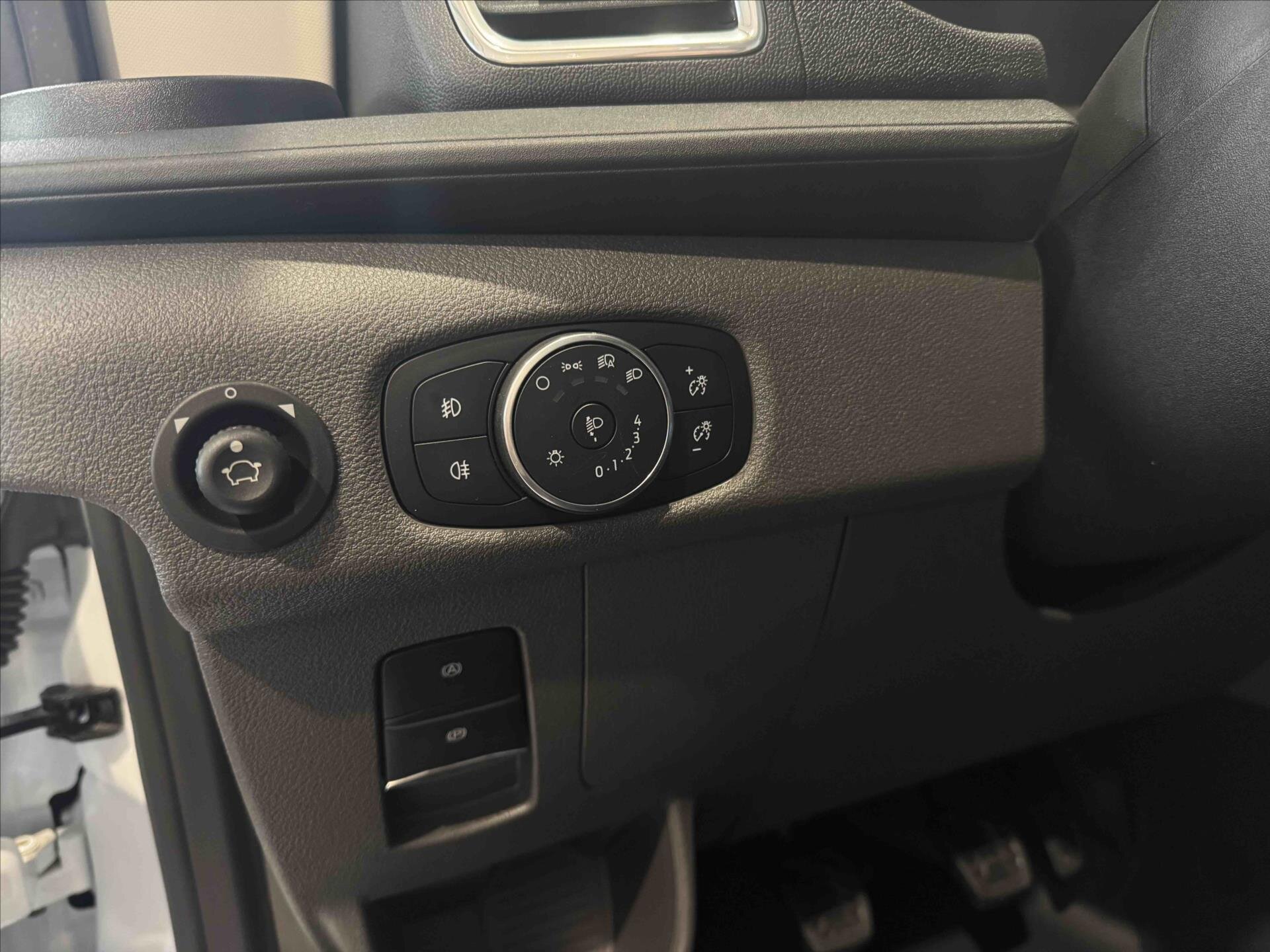 Ford Transit VAN / Minibus 2,0 l 121 kw