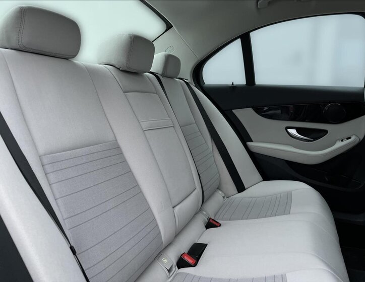 Mercedes-Benz Třídy C Sedan 2,1 l 100 kw