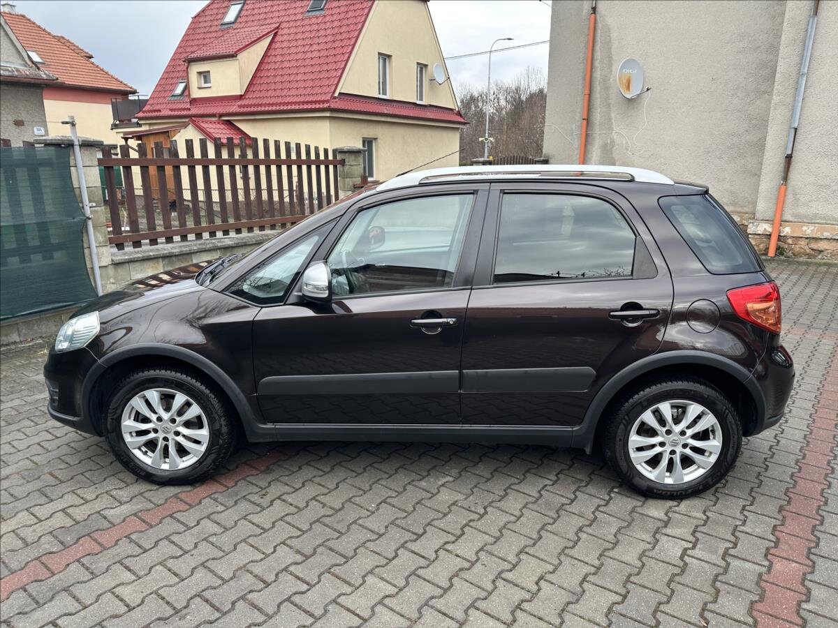 Suzuki SX4 Hatchback 1,6 l 88 kw