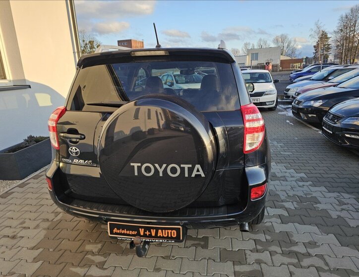Toyota RAV4 Kombi 2,2 l 110 kw