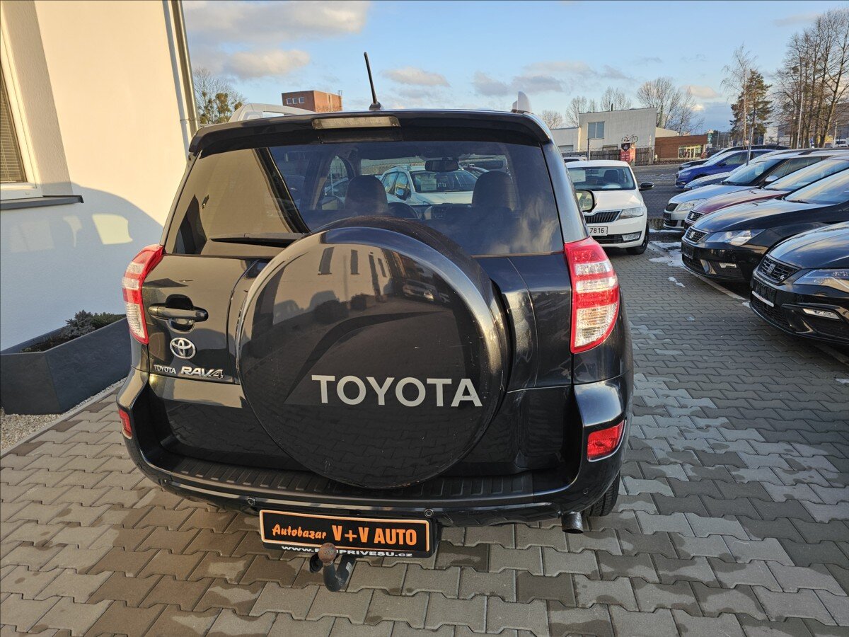 Toyota RAV4 Kombi 2,2 l 110 kw