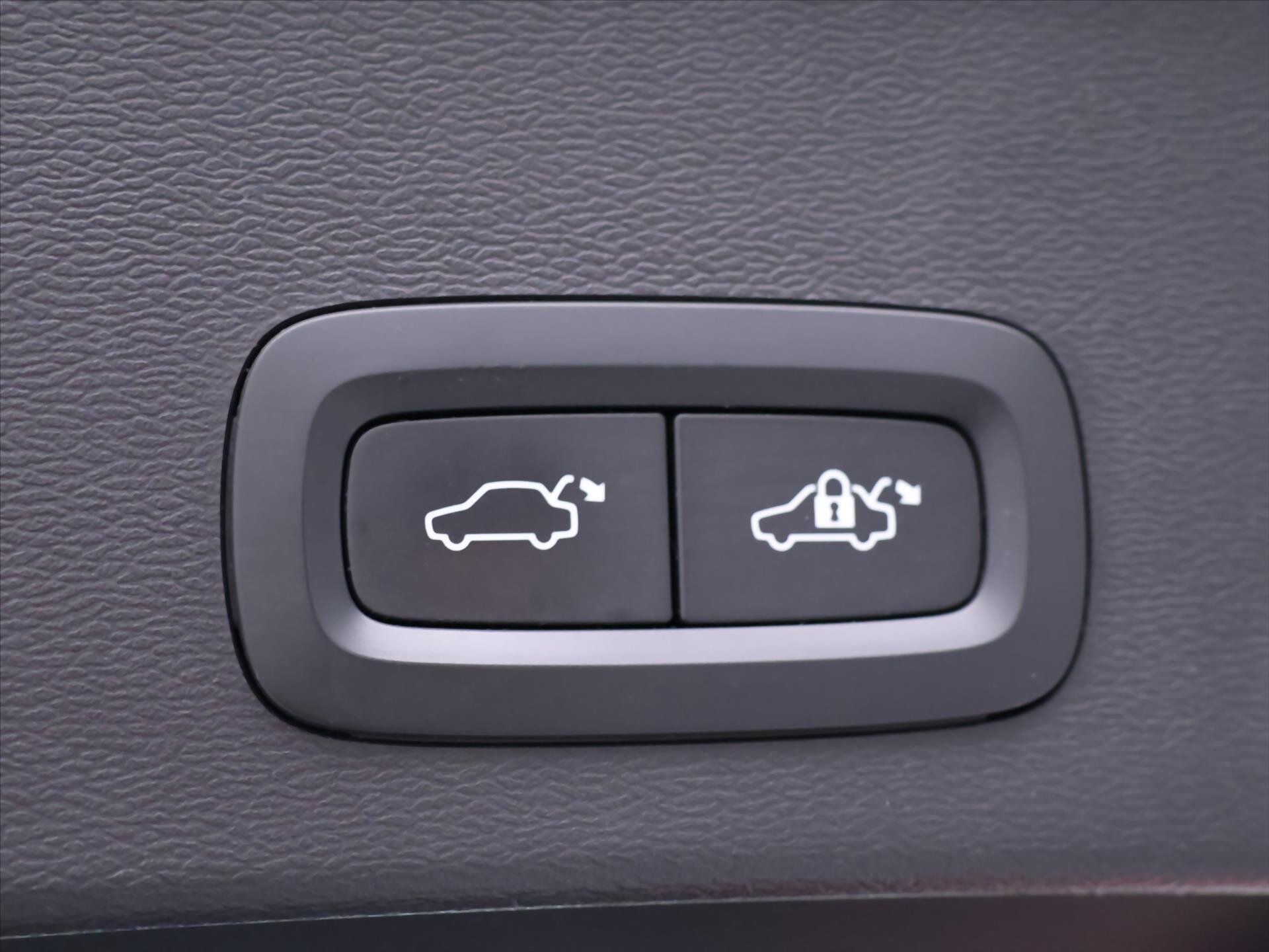 Volvo XC40 SUV 2,0 l 145 kw