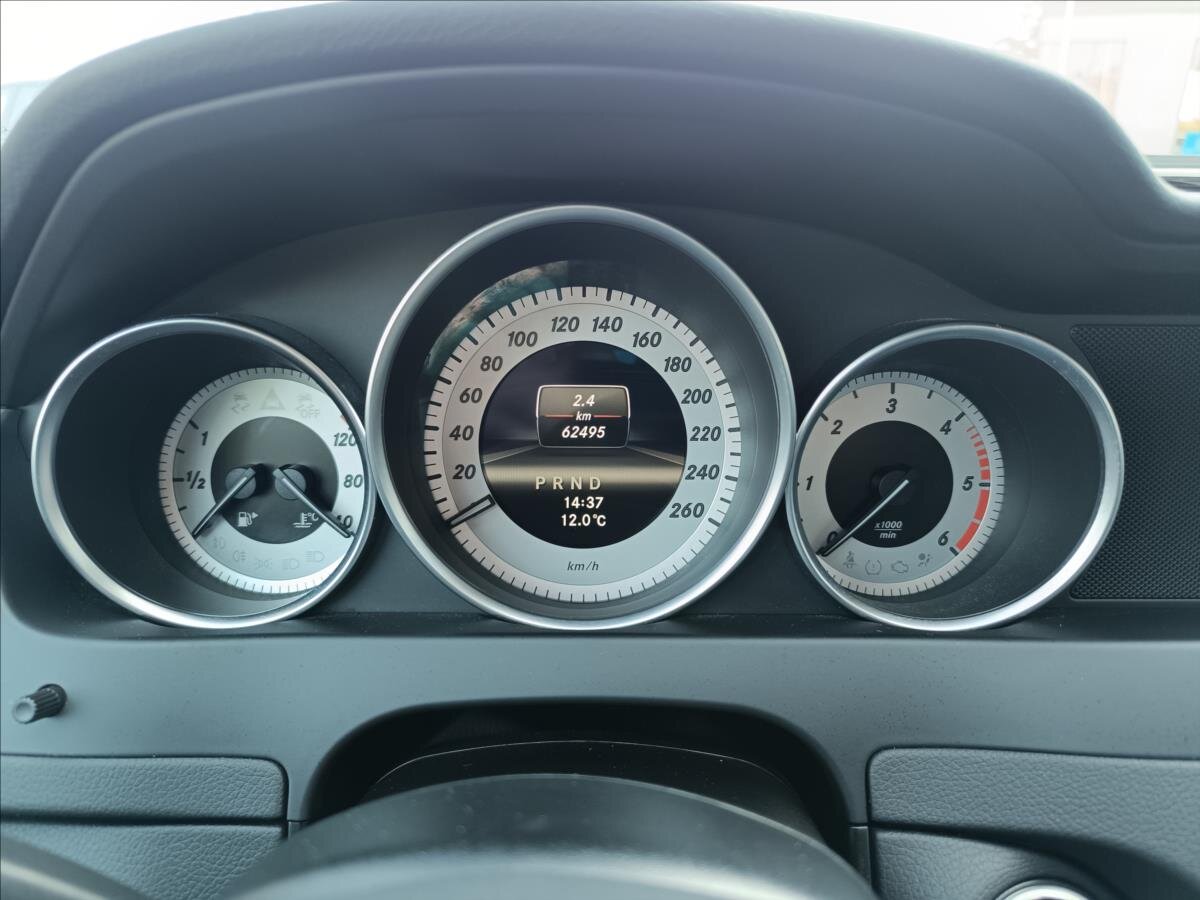 Mercedes-Benz Třídy C Kupé 2,1 l 150 kw