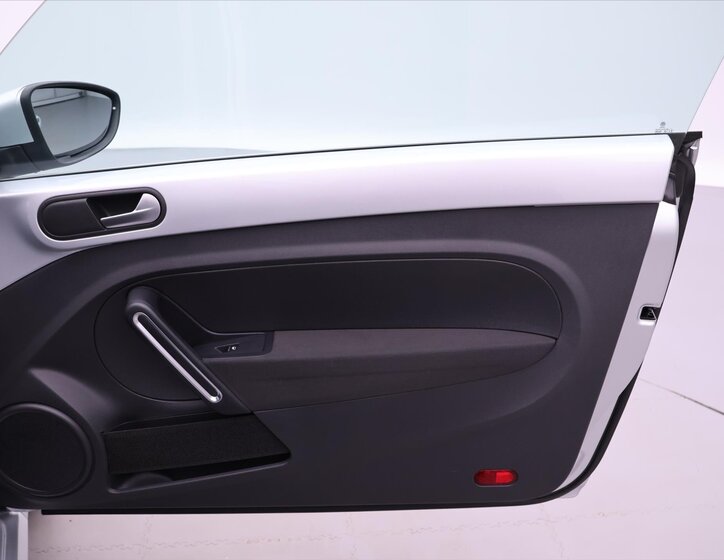 Volkswagen Beetle Hatchback 1,2 l 77 kw