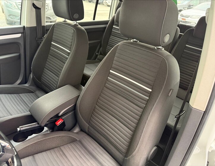 Volkswagen Touran Kombi 1,2 l 77 kw