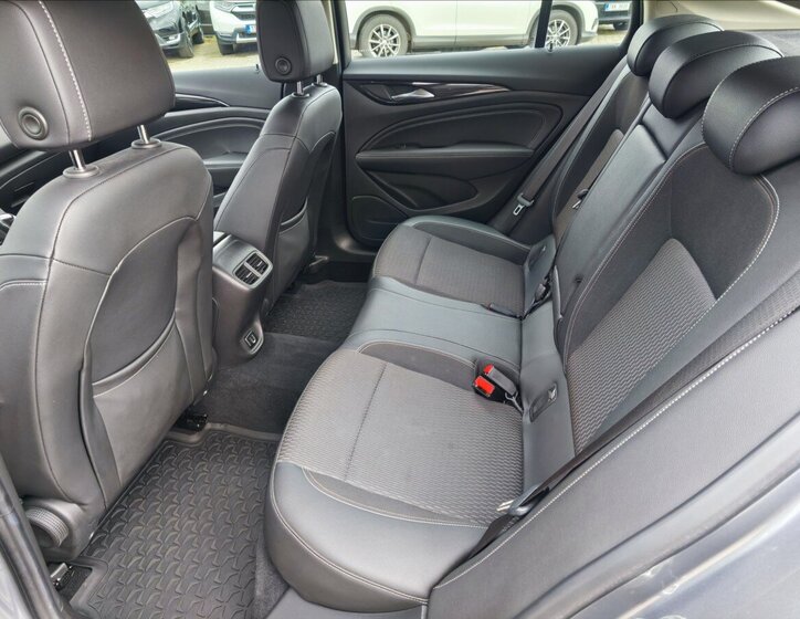 Opel Insignia Hatchback 2,0 l 125 kw