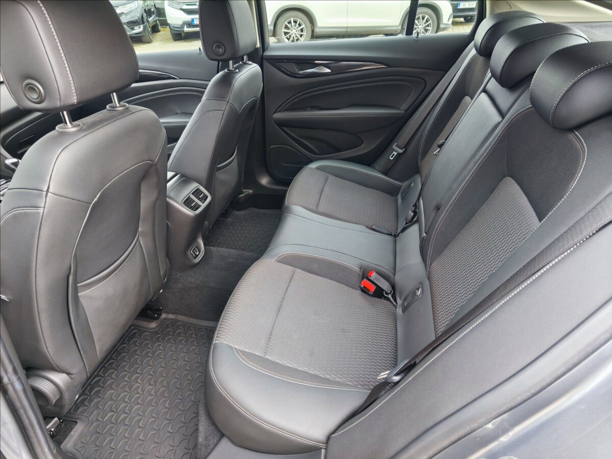 Opel Insignia Hatchback 2,0 l 125 kw