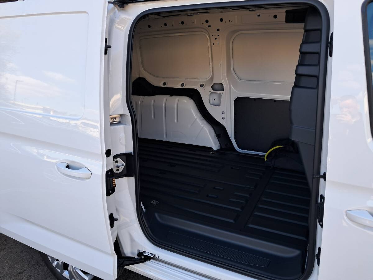 Volkswagen Caddy Skříň 1,5 l 85 kw