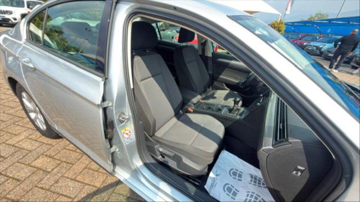 Volkswagen Passat Ostatní 1,6 l 88 kw
