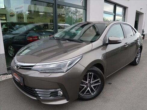 Toyota Corolla Sedan / Limuzína 1,6 l 97 kw