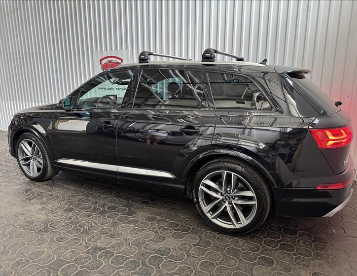 Audi Q7 5