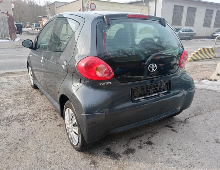 Toyota Aygo Hatchback 998,0 50 kw
