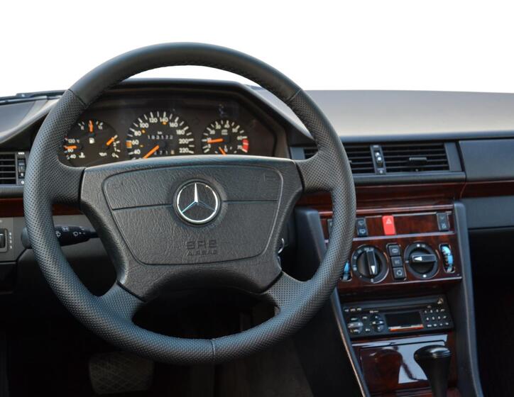 Mercedes-Benz 124 14