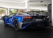 Lamborghini Aventador 4