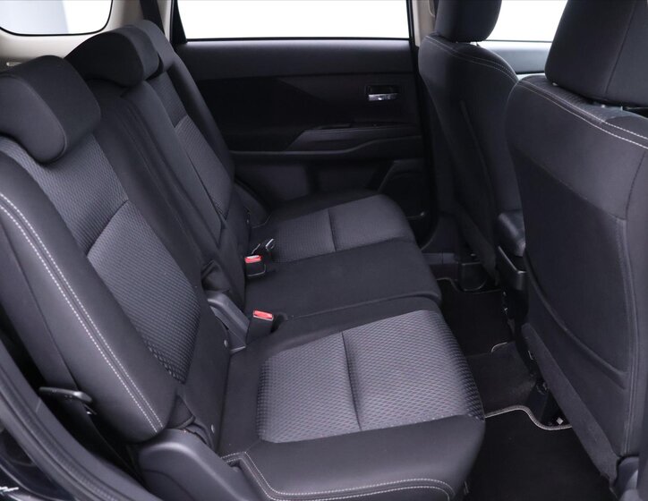 Mitsubishi Outlander 14