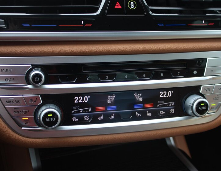 BMW Řada 7 Sedan / Limuzína 3,0 l 195 kw