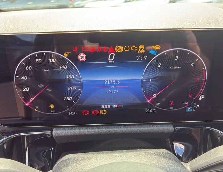 Mercedes-Benz GLA 17