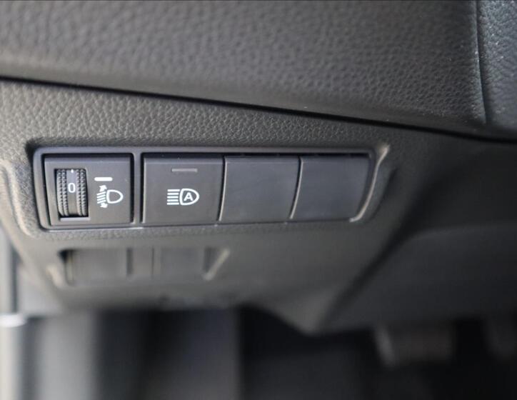 Toyota Corolla Cross 16