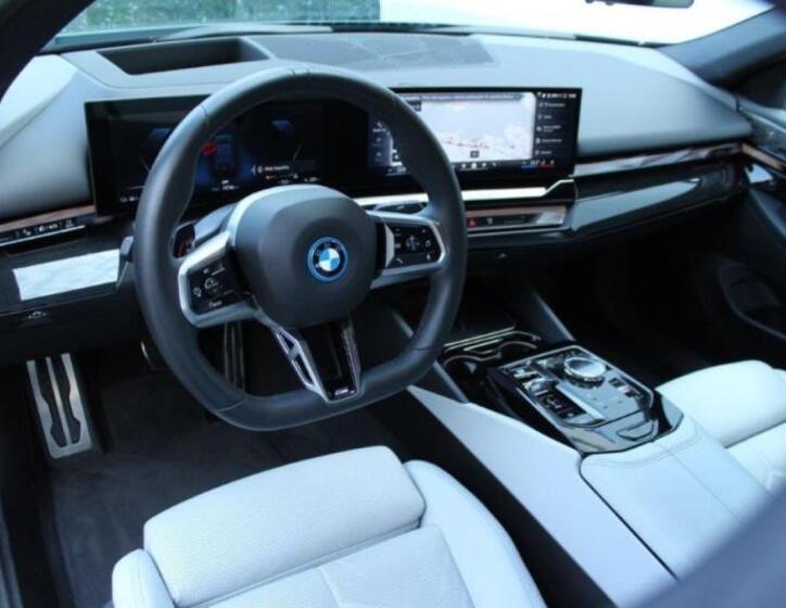 BMW i5 4