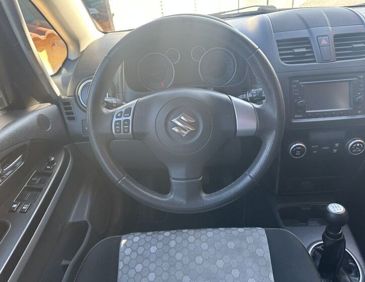 Suzuki SX4 12