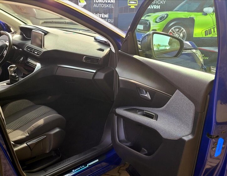 Peugeot 3008 SUV / Terénní 1,5 l 96 kw