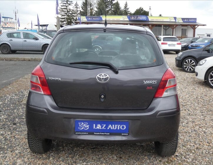 Toyota Yaris Hatchback 998,0 51 kw