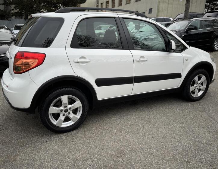 Suzuki SX4 13