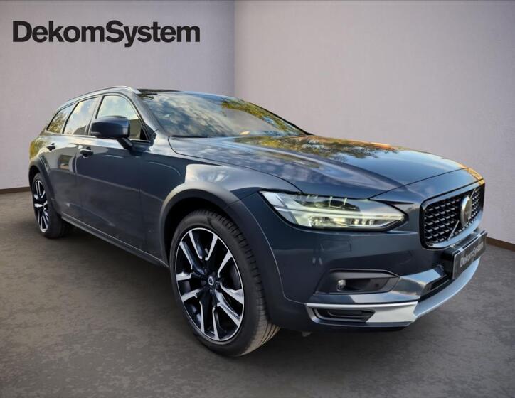 Volvo V90 2