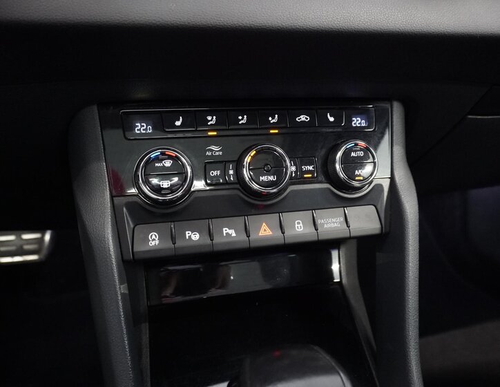 Škoda Karoq SUV / Terénní 1,5 l 110 kw