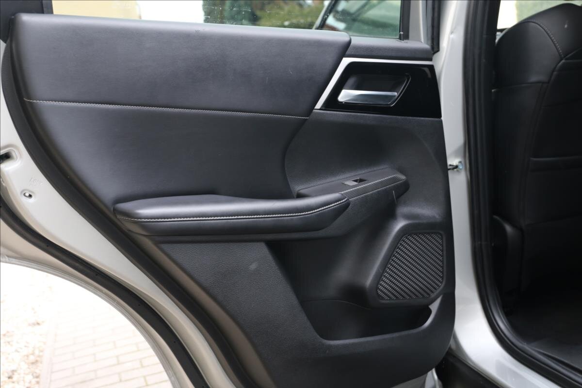 Mitsubishi Outlander SUV / Terénní 2,4 l 162 kw