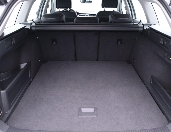 Volkswagen Passat 10