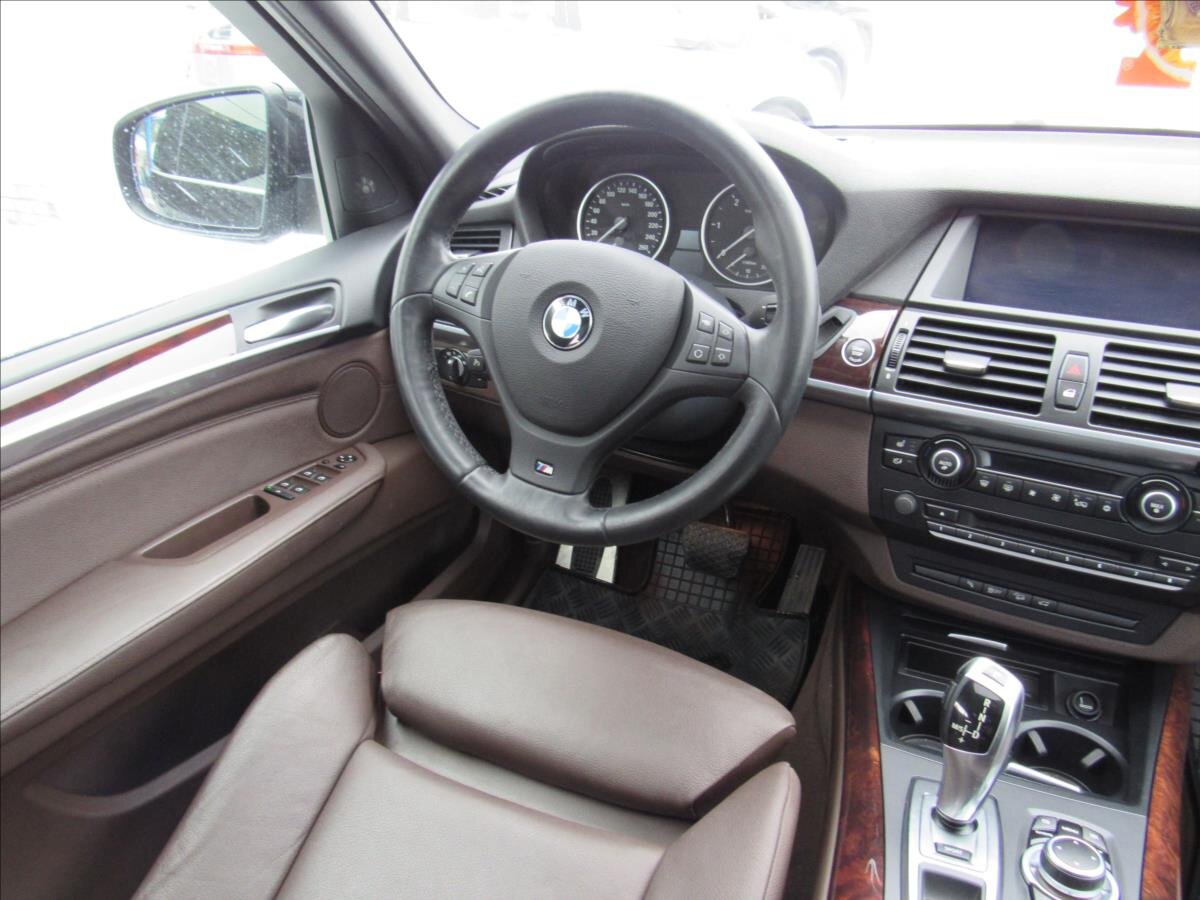 BMW X5 Kombi 3,0 l 225 kw
