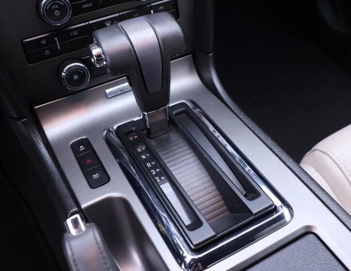 Ford Mustang Kupé 3,7 l 227 kw