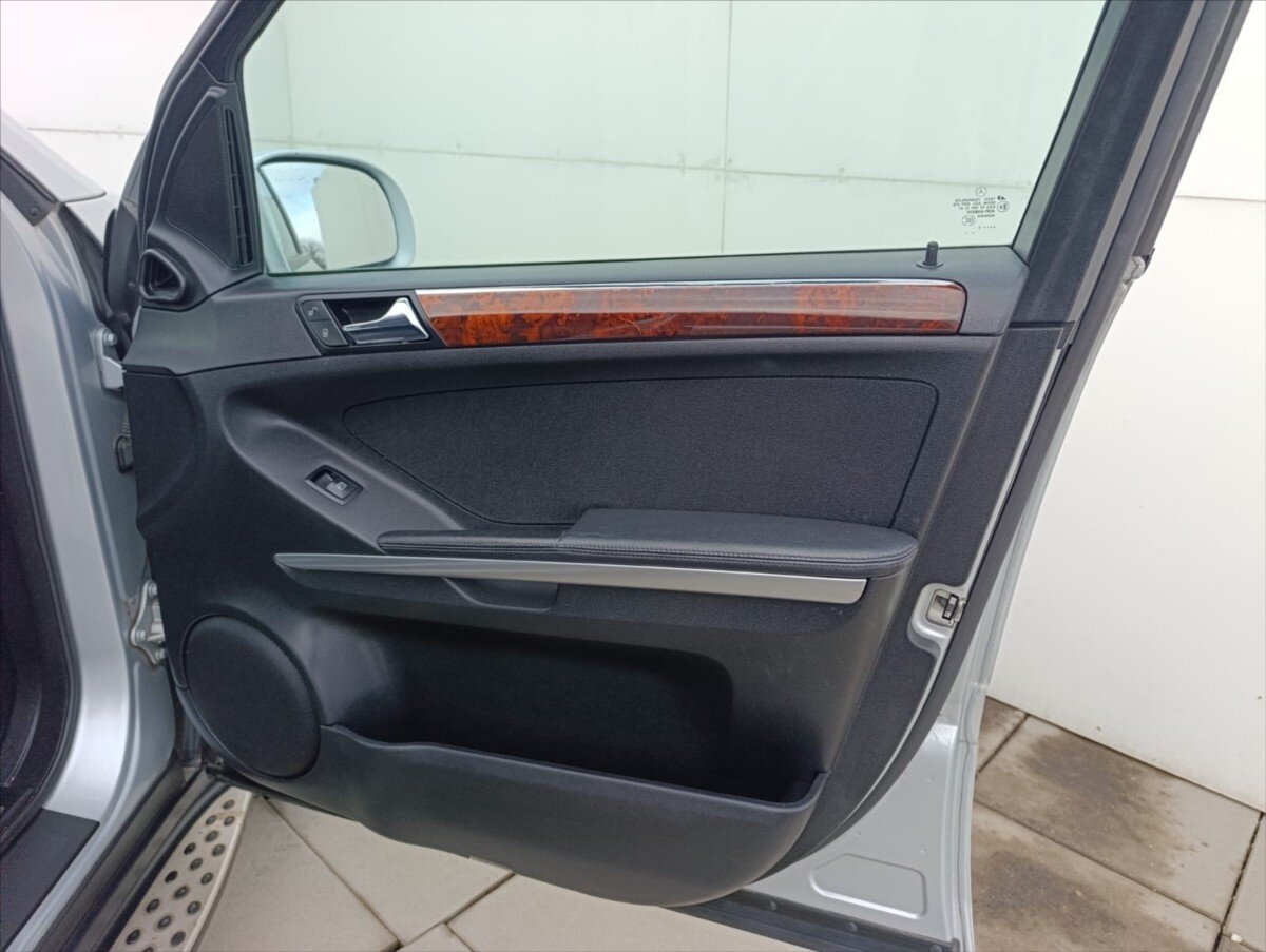 Mercedes-Benz Třídy M SUV 3,0 l 165 kw