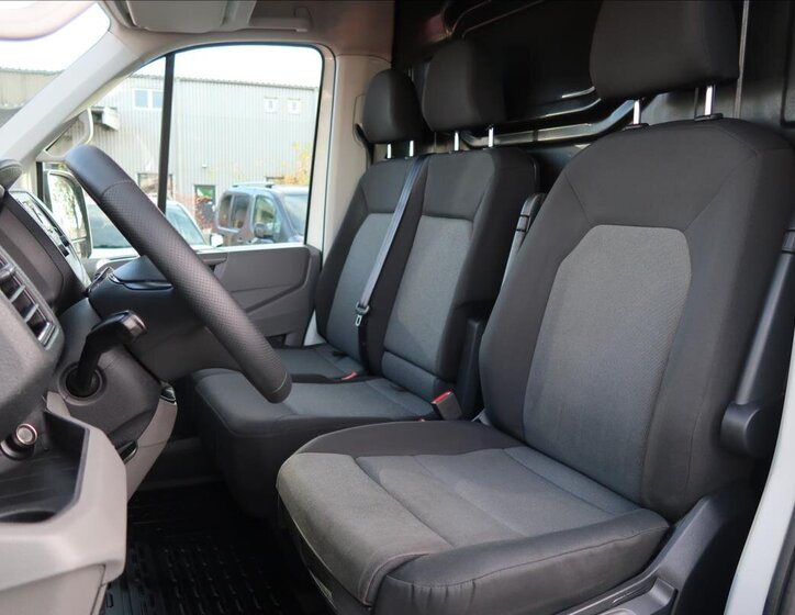 Volkswagen Crafter 10