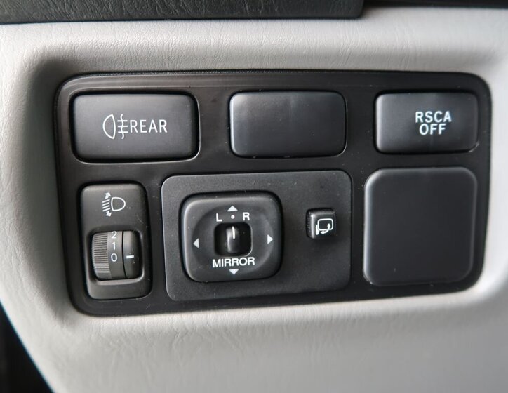 Toyota Land Cruiser SUV 4,7 l 175 kw