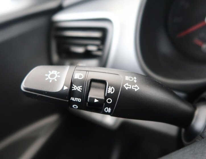 KIA Stonic Kombi 1,2 l 61 kw