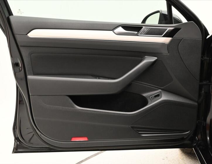 Volkswagen Passat 25