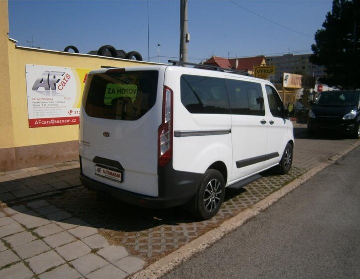 Ford Tourneo Custom Kombi 2,2 l 92 kw