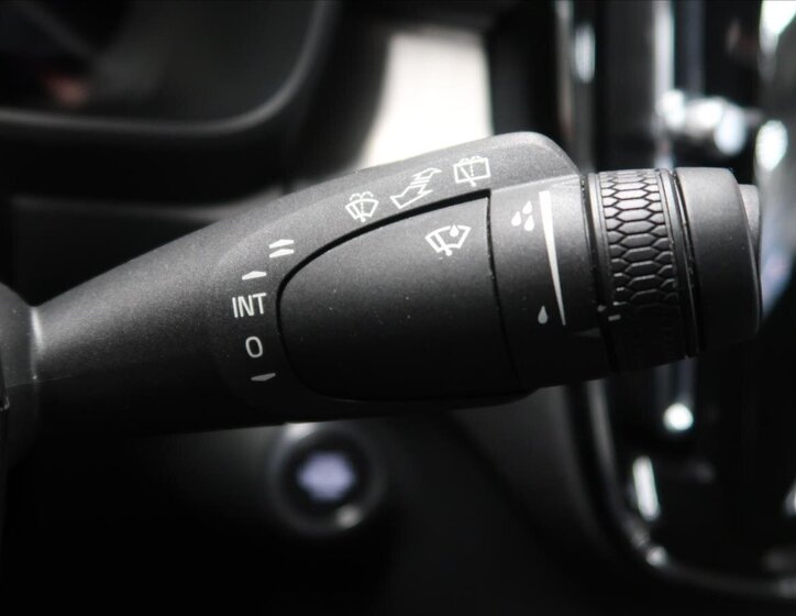 Volvo XC40 Kombi 2,0 l 145 kw