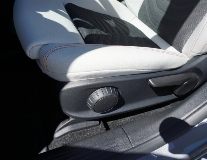 Mercedes-Benz Třídy A Sedan / Limuzína 1,3 l 100 kw