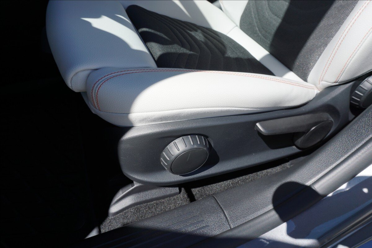 Mercedes-Benz Třídy A Sedan / Limuzína 1,3 l 100 kw