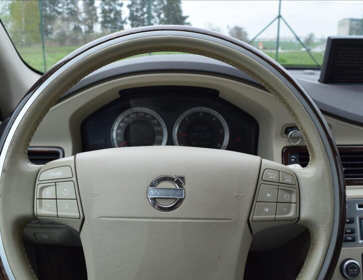 Volvo XC70 Kombi 2,4 l 120 kw