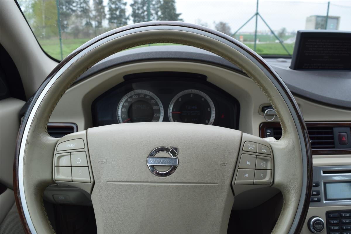 Volvo XC70 Kombi 2,4 l 120 kw