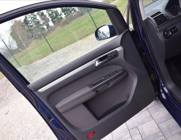 Volkswagen Touran Kombi 1,4 l 103 kw